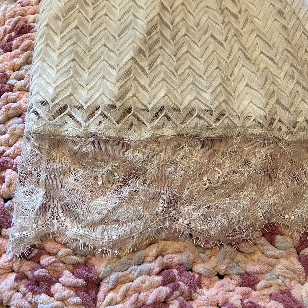 Delicate skirt - Picture 3 of 7
